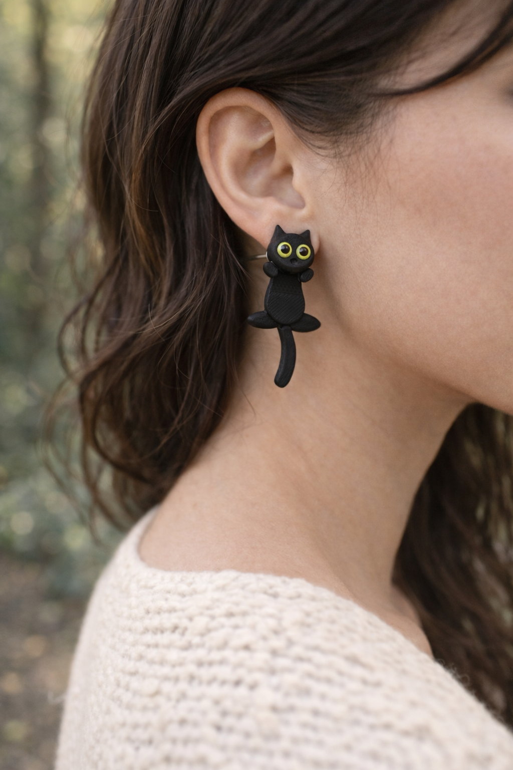 🐾 The Peekaboo Cat Earrings